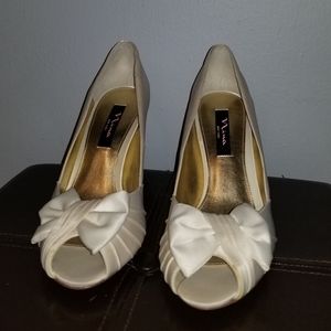 Nina Pumps